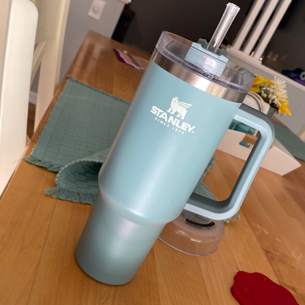 stanley 40oz quencher slate